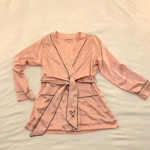 Victoria Secret Pink Satin Robe Size Large